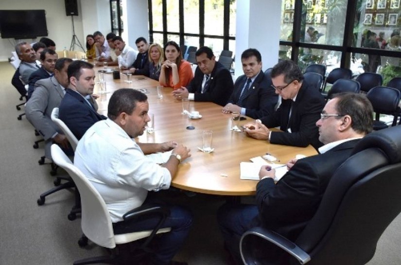 Luciano defende solução imediata para o abastecimento em Piaçabuçu