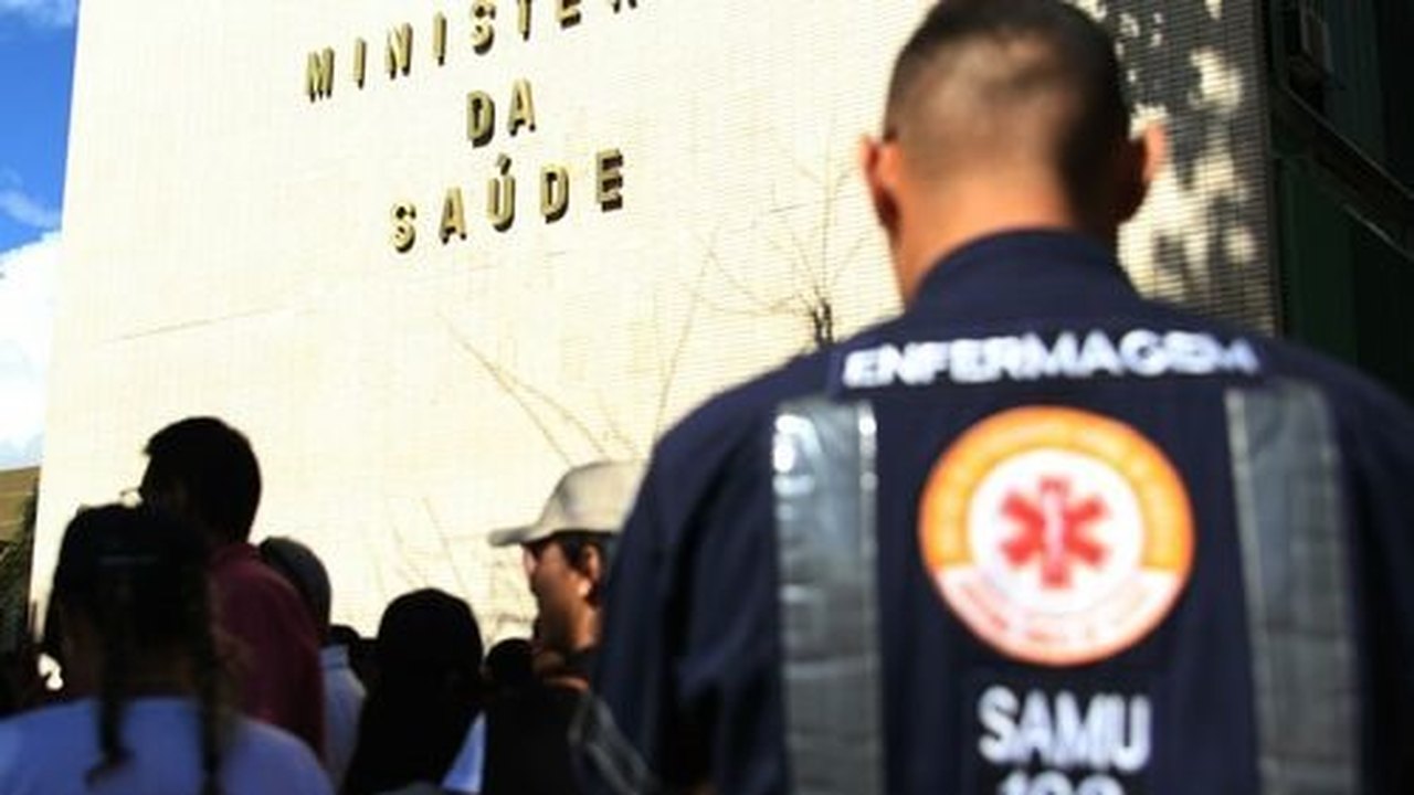 Piso da enfermagem: prefeituras podem ser responsabilizadas se não cumprirem prazo