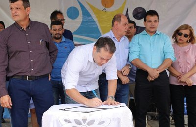 Nova adutora de Jaramataia fica pronta em seis meses