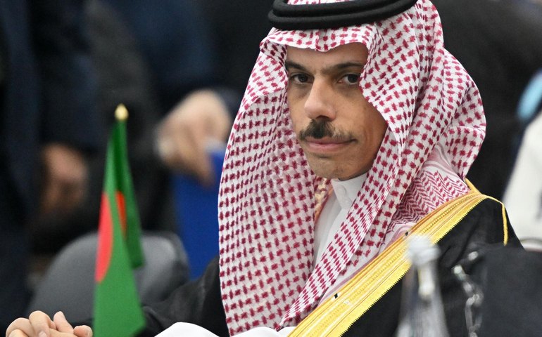 Arábia Saudita expulsa adidos militares iranianos