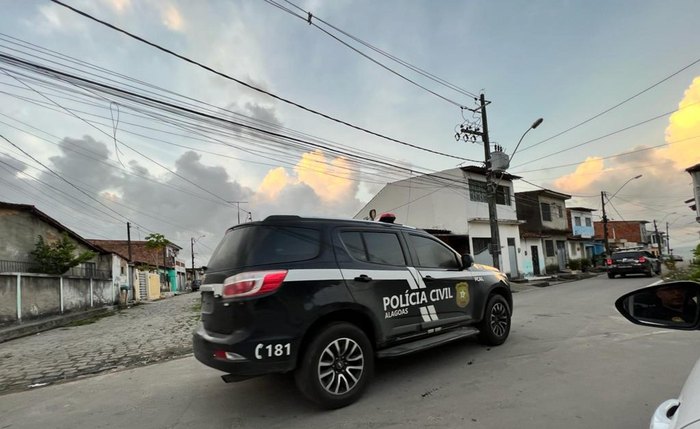A guarnição localizou e prendeu o acusado em sua residência A guarnição localizou e prendeu o acusado em sua residência