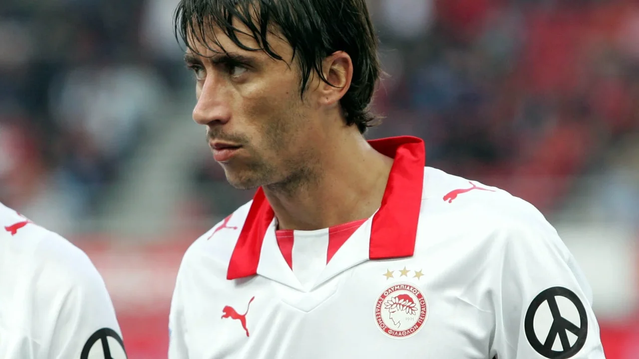 Ex-zagueiro da seleção da Grécia e do Olympiacos morre aos 49 anos após luta contra ELA