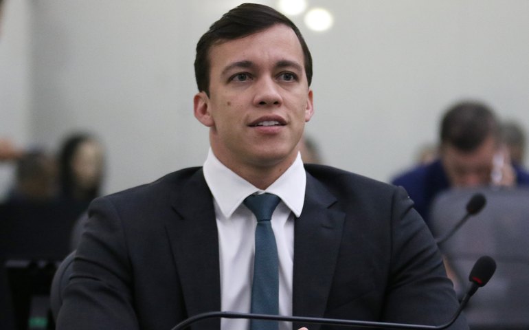 Projeto de lei obriga unidades de saúde a disponibilizarem macas para pessoas com obesidade