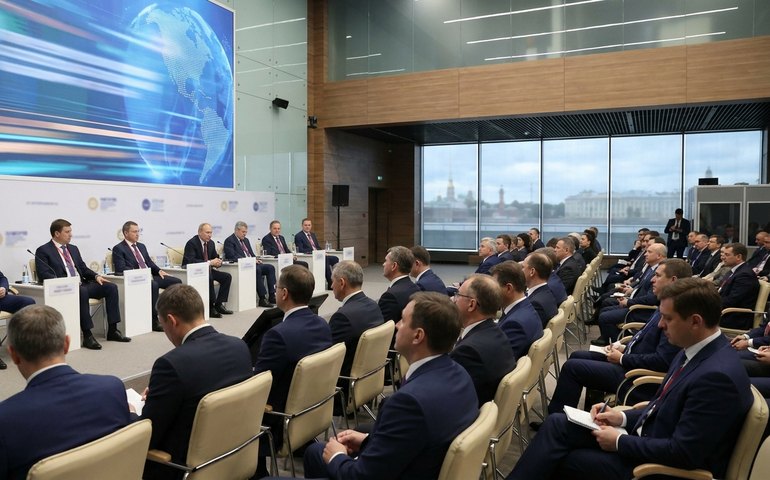 SPIEF 2026 debate soberania do sistema financeiro estatal e reforma global