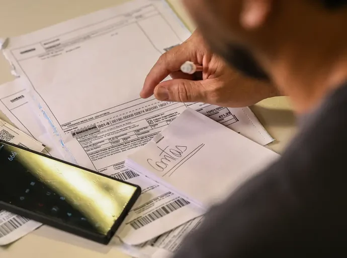 Salário mínimo de R$ 1.621 começa a valer nesta quinta-feira