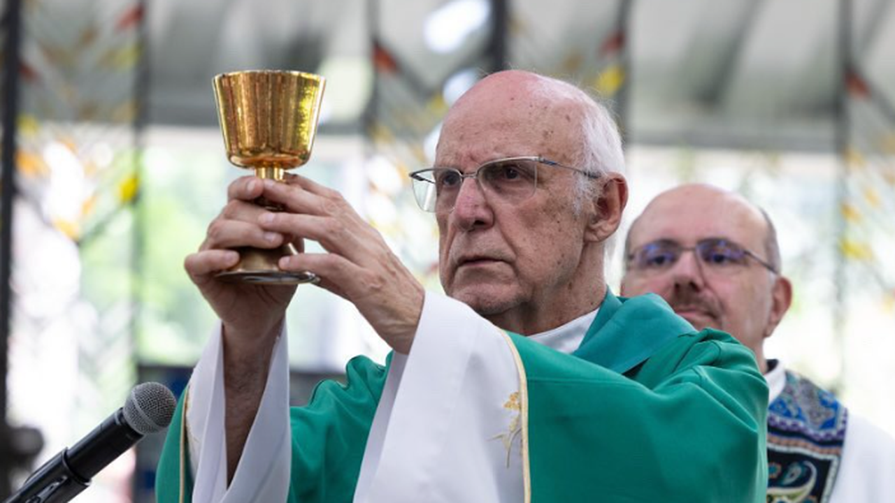 Padre Júlio Lancelotti elogia 'Conclave': 'Belo filme'