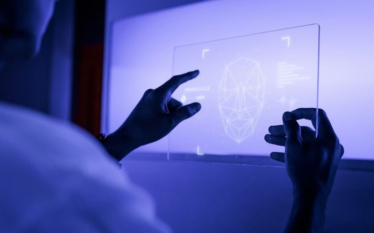 Homem de 56 anos mata mãe e se suicida após falar com ChatGPT, diz jornal