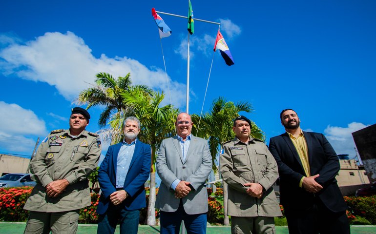 Fernando Tourinho acompanha avanços na Segurança Pública em visita ao CISP e Academia de Polícia Militar