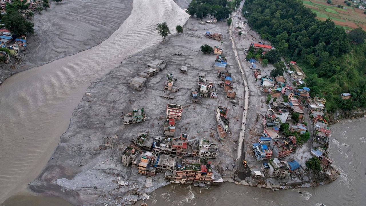 Sobe para 675 o número de mortos no Nepal; reconstrução pode custar R$ 26 bilhões