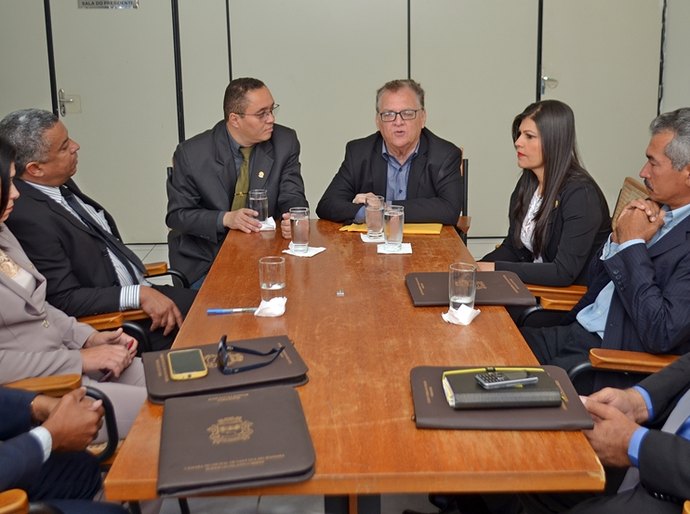 Isnaldo Bulhões faz visita cortesia a Câmara de Vereadores de Santana