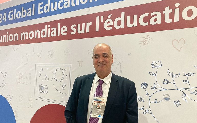 “Escolas sem paredes” buscam garantir educação em Gaza