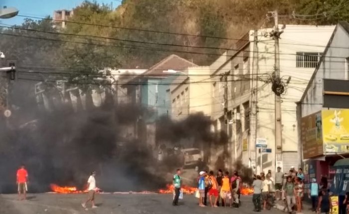 Ambulantes protestam contra reordenamento do Centro de Maceió