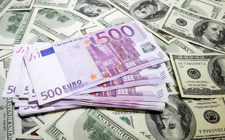 Política fiscal e econômica dos EUA desviam investidores para a Europa e acendem alerta de recessão