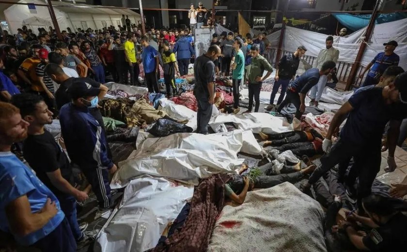 Ataque aéreo de Israel deixa 500 mortos em hospital de Gaza, diz Hamas