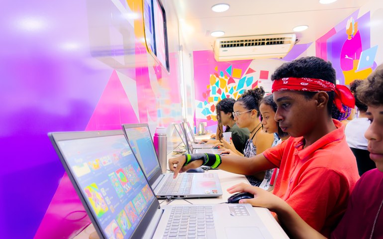 Tech Massa oferece cursos gratuitos no Benedito Bentes e Dubeaux Leão