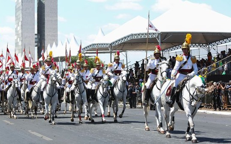 Defesa cancela desfile de Sete de Setembro para evitar aglomeração