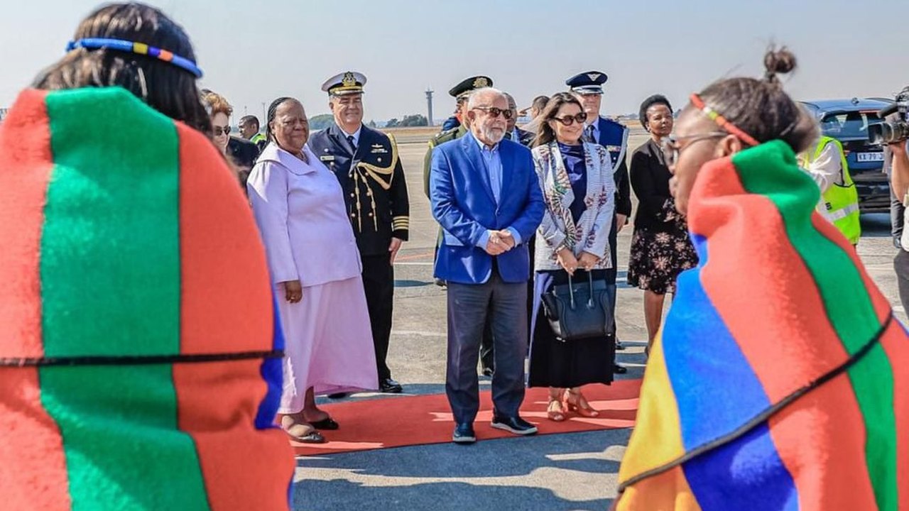 Lula já está na África do Sul para 15ª Cúpula do Brics