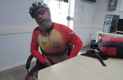 Penedo recebe visita de ciclista e ambientalista que percorrendo cidades banhadas pelo São Francisco