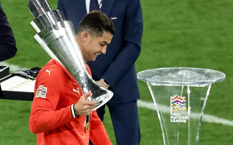 Al-Nassr renova contrato de Cristiano Ronaldo até 2027