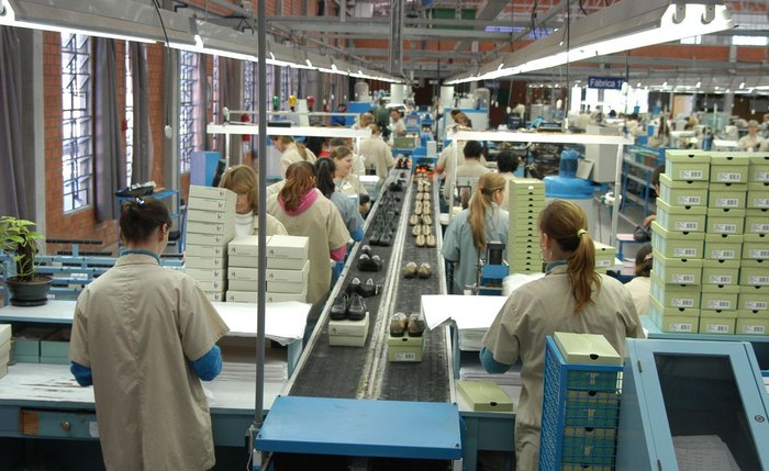 Piso médio foi de R$ 1.523, 27,5% acima do salário mínimo Piso médio foi de R$ 1.523, 27,5% acima do salário mínimo