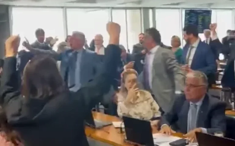 Caso Master e quebra de sigilo de Lulinha acirram troca de ataques entre governistas e bolsonaristas na pré-campanha