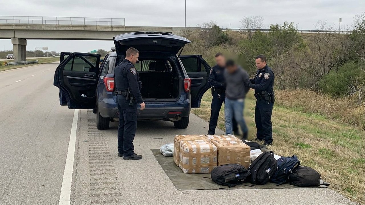 Polícia prende homem com 14 kg de cocaína na entrada de Macaé, na Região dos Lagos