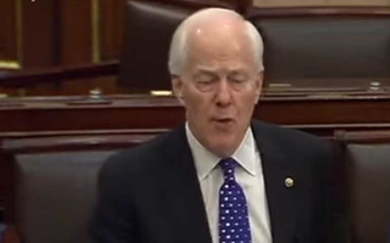 Republicanos fecham cerco contra democratas em múltiplas frentes