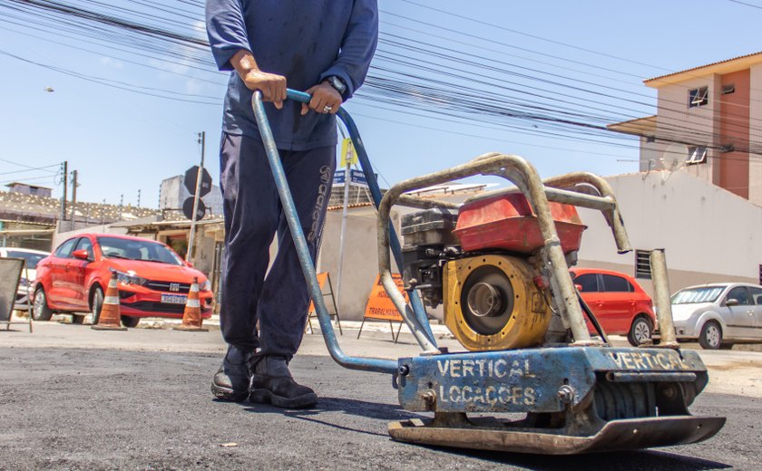 Tapa-buraco: Prefeitura aplica 1.500 toneladas de asfalto em mais de 90 ruas em novembro