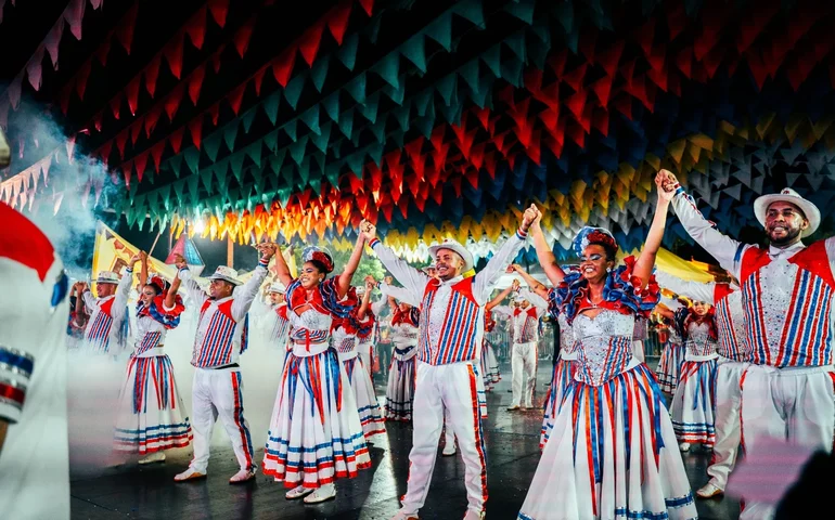Festival Cultura em Movimento leva música, dança e gastronomia para o espaço de convivência ao lado da roda-gigante de Maceió