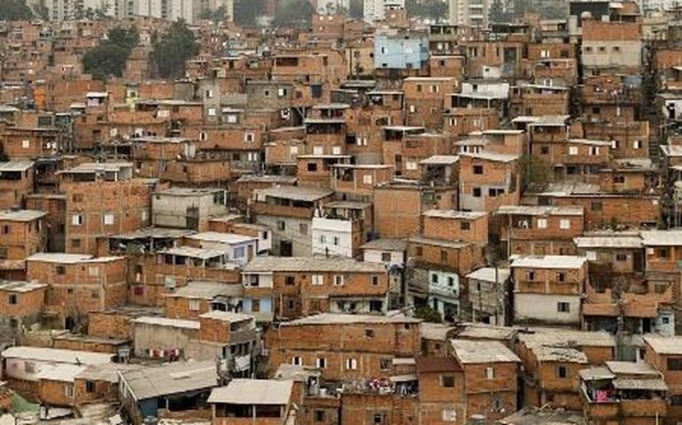 3 em cada 10 famílias brasileiras vivem sem nenhuma renda do trabalho, diz Ipea