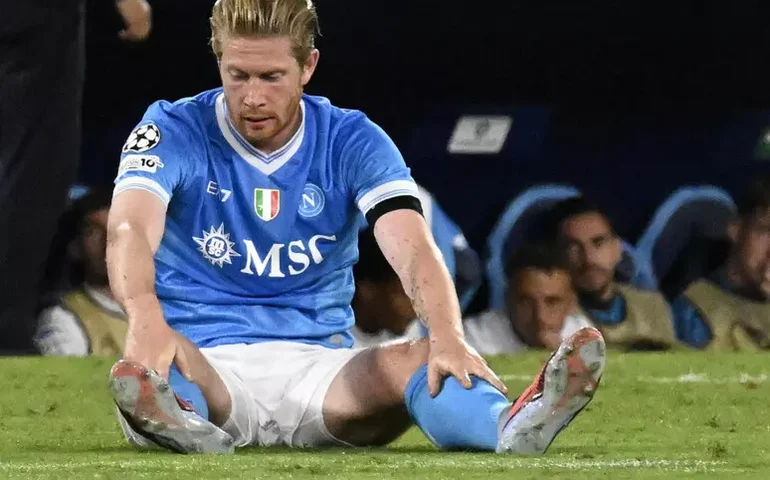 De Bruyne passa por cirurgia e só voltará aos gramados em 2026