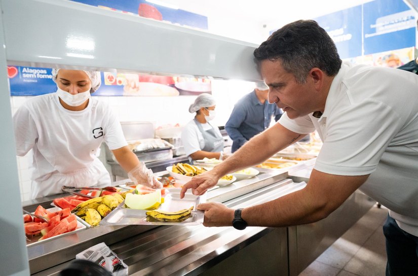 Governador entrega 1º Restaurante Popular Alagoas Sem Fome no interior do Estado