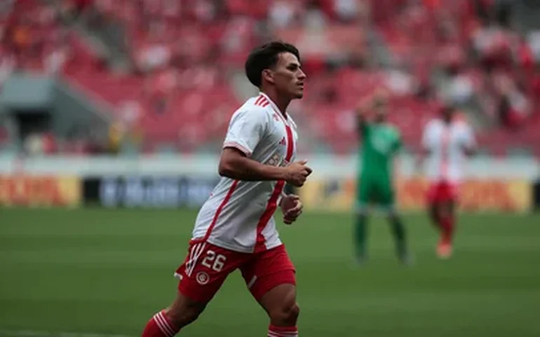 'Triste', Caixinha lamenta derrota do Santos, mas fala em 'dores do crescimento'