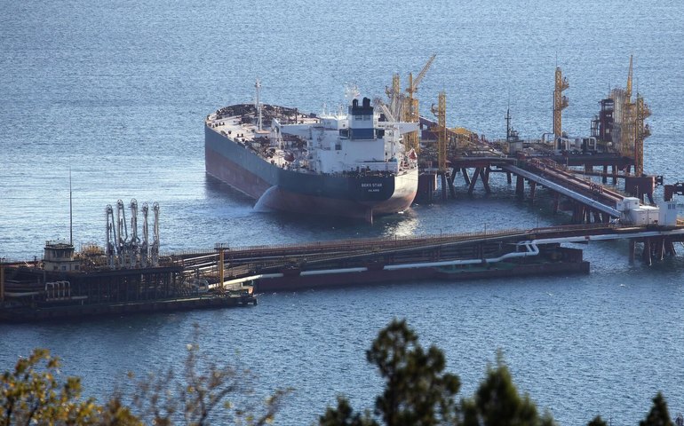 Mídia: sanções dos EUA ao petróleo russo provocam aumento nas taxas de frete