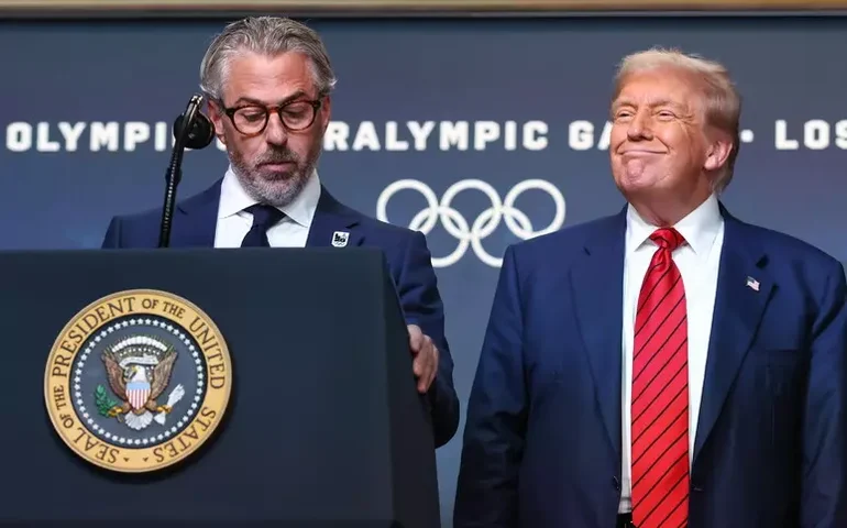 Chefe do COI diz que 'monitora' notícias sobre 'caso Epstein'