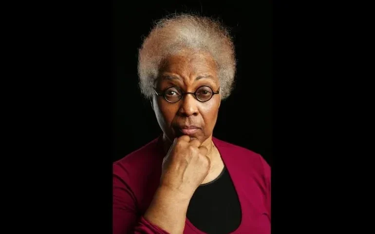 Morre Astrid Roemer, escritora surinamesa que participou da Flip 2025, aos 78 anos