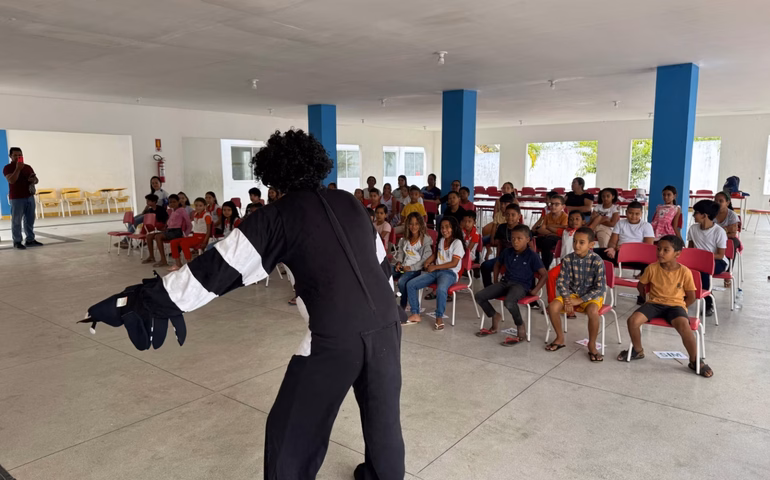 Agentes de Combate às Endemias orientam estudantes de Penedo contra a dengue