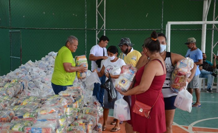 Benefício foi entregue em três pontos da cidade