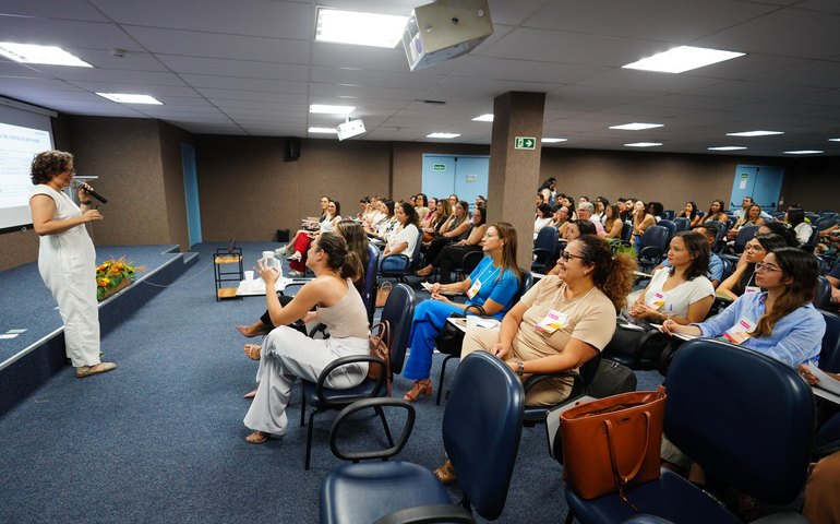 Sesau capacita servidores sobre os 10 passos para a redução da morbidade materna