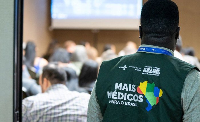 Programa atualmente conta com 24,9 mil médicos em 4,2 mil municípios, o que representa 77% do território nacional