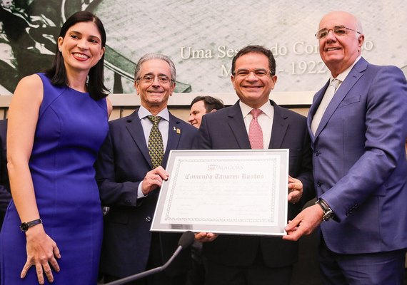 Presidente do TJAL destaca atuação profissional de Fábio Farias