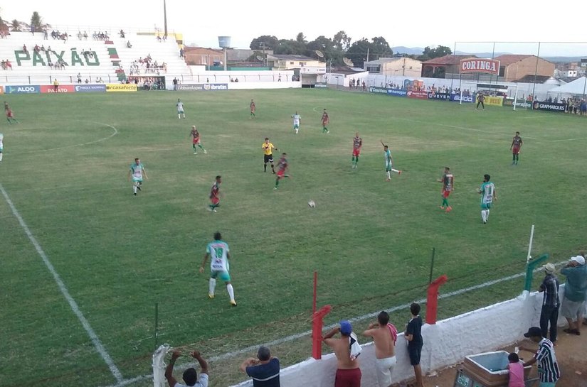 Coruripe vence fora de casa e dá passo enorme rumo à semifinal do Alagoano