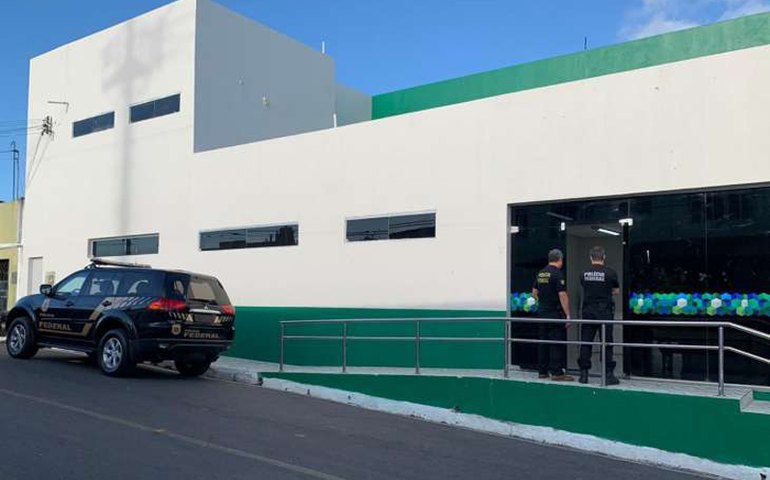 PF deflagra operação contra desvio de mais de R$ 2,3 mi e justiça afasta prefeito