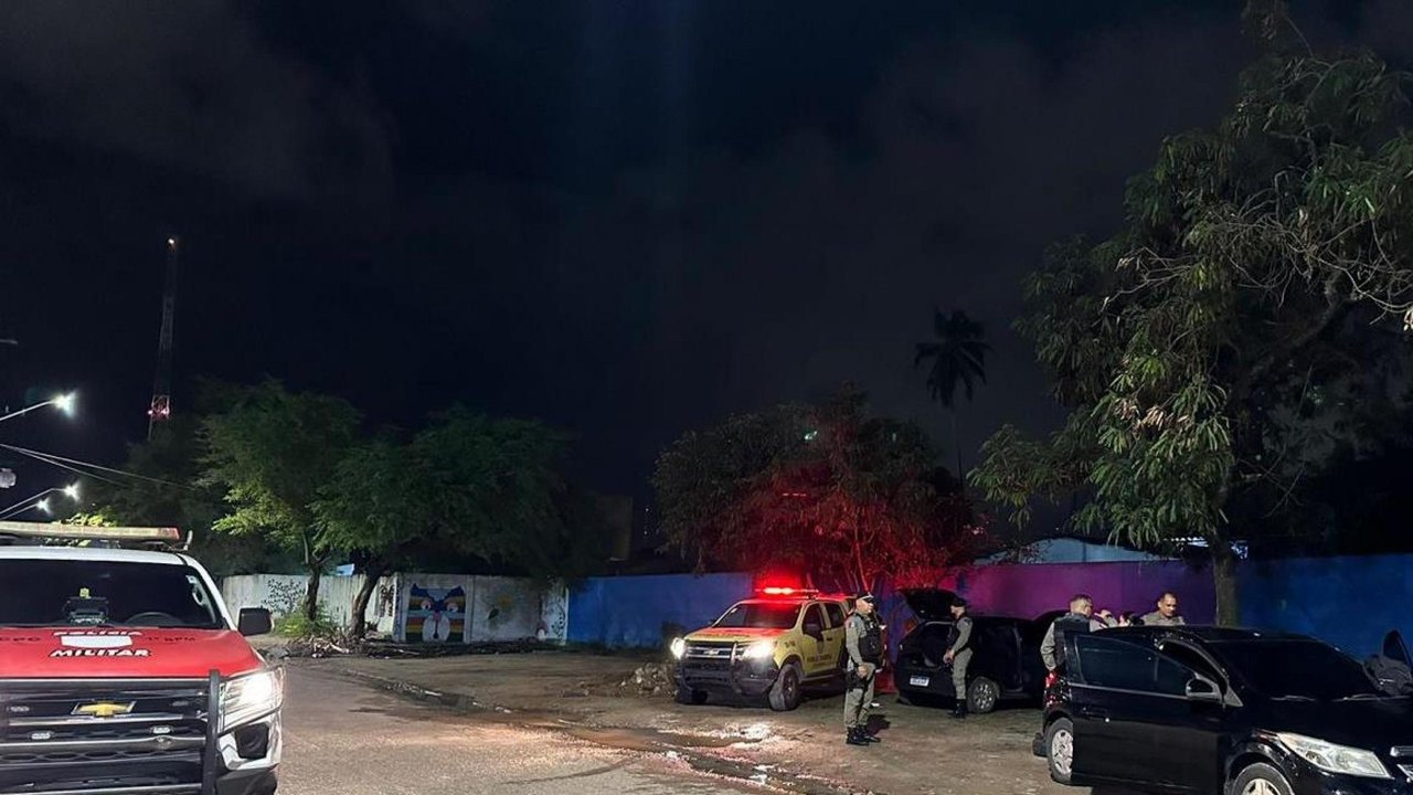 Polícia Militar recupera dois veículos no bairro do Poço, em Maceió