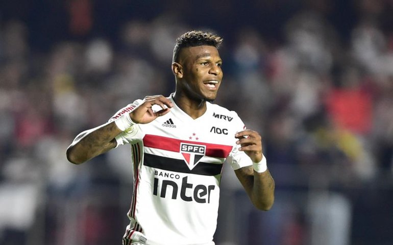 Arboleda cobra vitória para ganhar confiança: &#8216;São Paulo precisa de títulos, né?&#8217;
