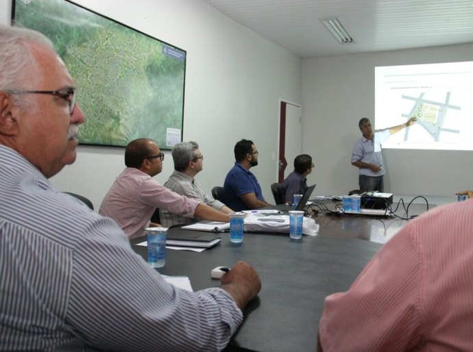Prefeito define prioridades na realização de obras para o Centro de Arapiraca