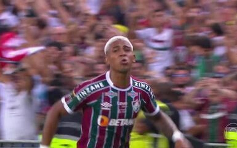 Mulher de John Kennedy: quem é Vivi Barros, que terminou relação com jogador do Flu após festa na concentração