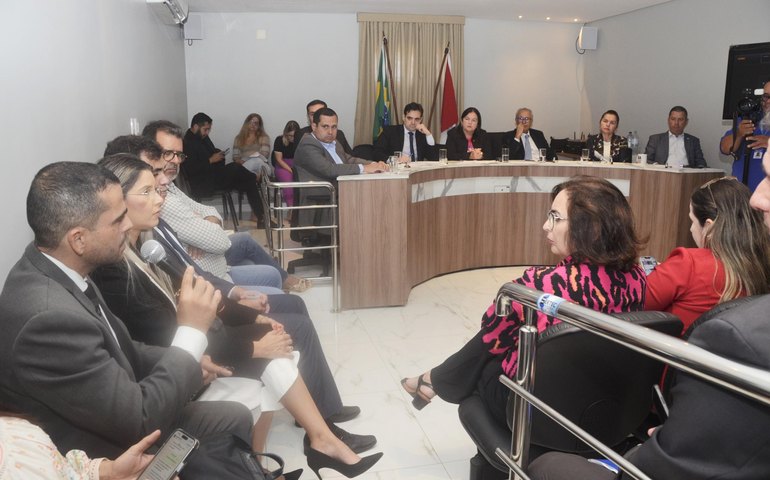 Sesau debate Rede de Oncologia de Alagoas em reunião na Comissão de Saúde da ALE