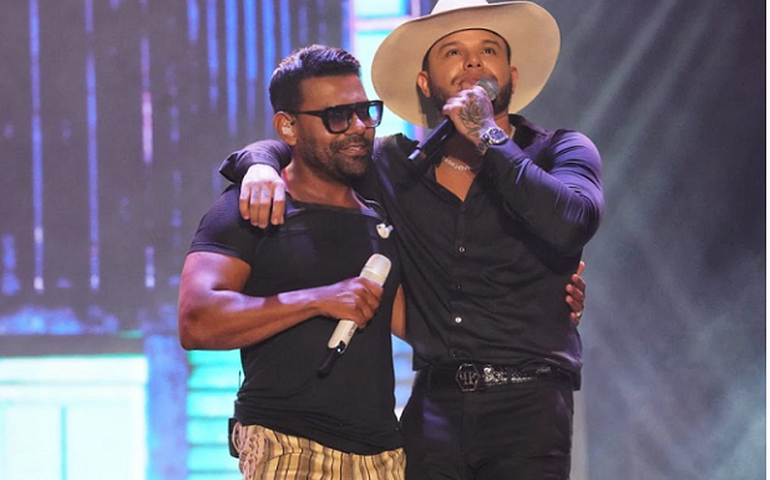 Com amigos, Tierry grava na Bahia parte 2 de novo DVD