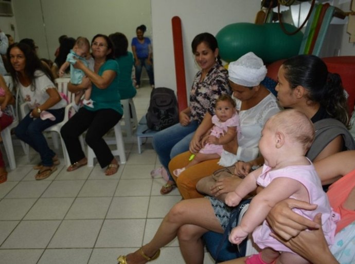 Oficina reúne mães de bebês diagnosticados com microcefalia